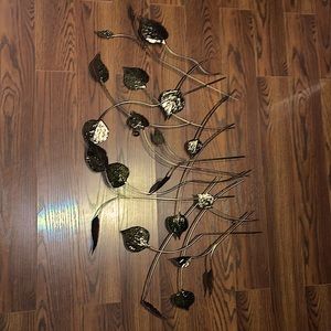 Medium Sized Gold Leaf Decorum